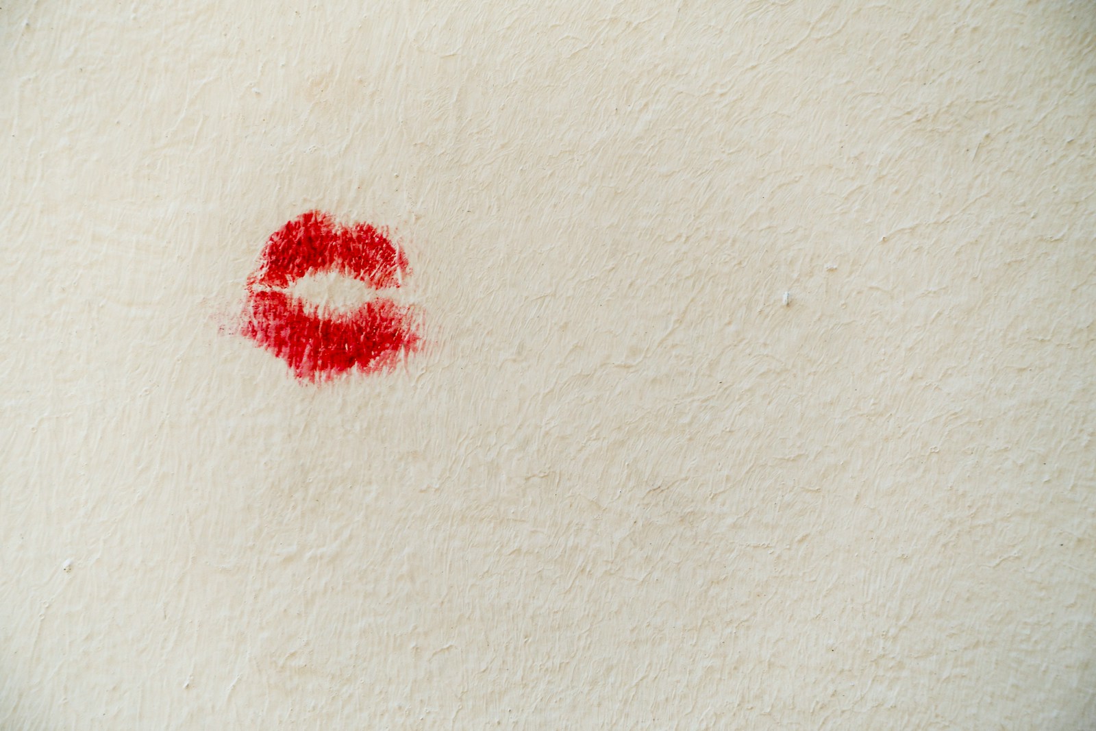 البوس من الفم 45 حقيقة عنه وكيفية عمله باحترافية